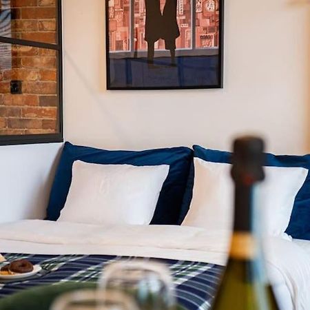 Chic Apartment In Historic Koneser Area 바르샤바 외부 사진