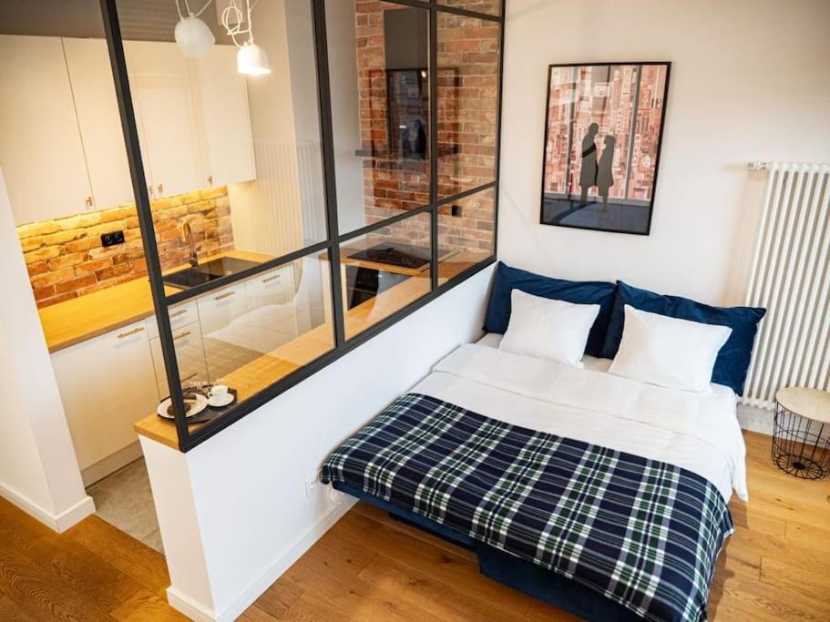 Chic Apartment In Historic Koneser Area 바르샤바 외부 사진
