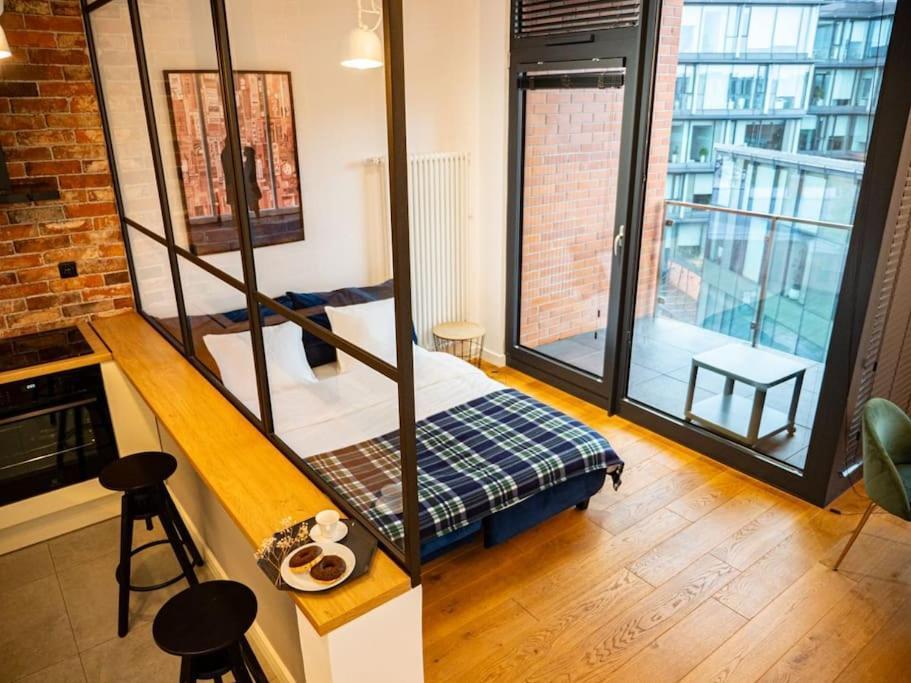 Chic Apartment In Historic Koneser Area 바르샤바 외부 사진