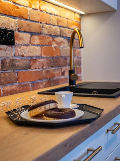 Chic Apartment In Historic Koneser Area 바르샤바 외부 사진