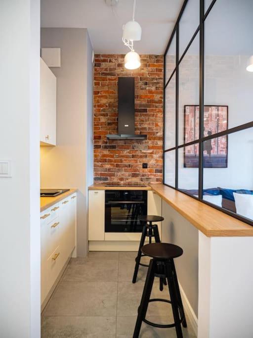Chic Apartment In Historic Koneser Area 바르샤바 외부 사진