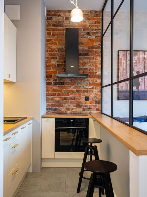 Chic Apartment In Historic Koneser Area 바르샤바 외부 사진