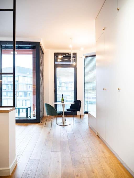 Chic Apartment In Historic Koneser Area 바르샤바 외부 사진