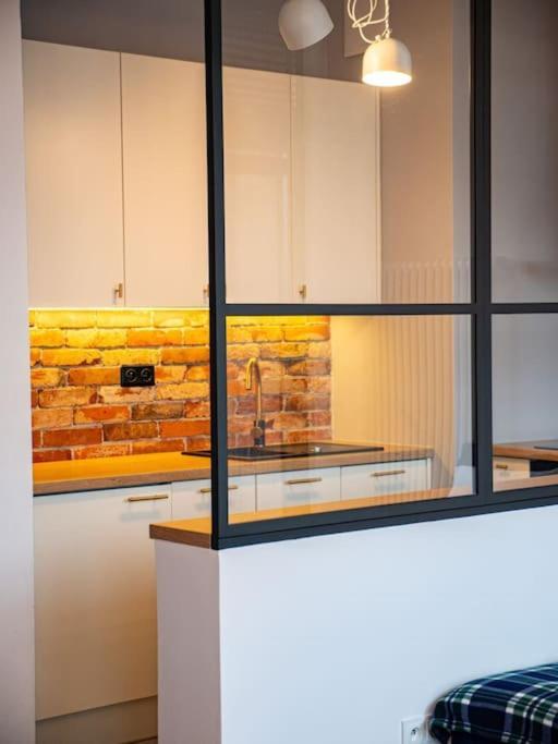 Chic Apartment In Historic Koneser Area 바르샤바 외부 사진