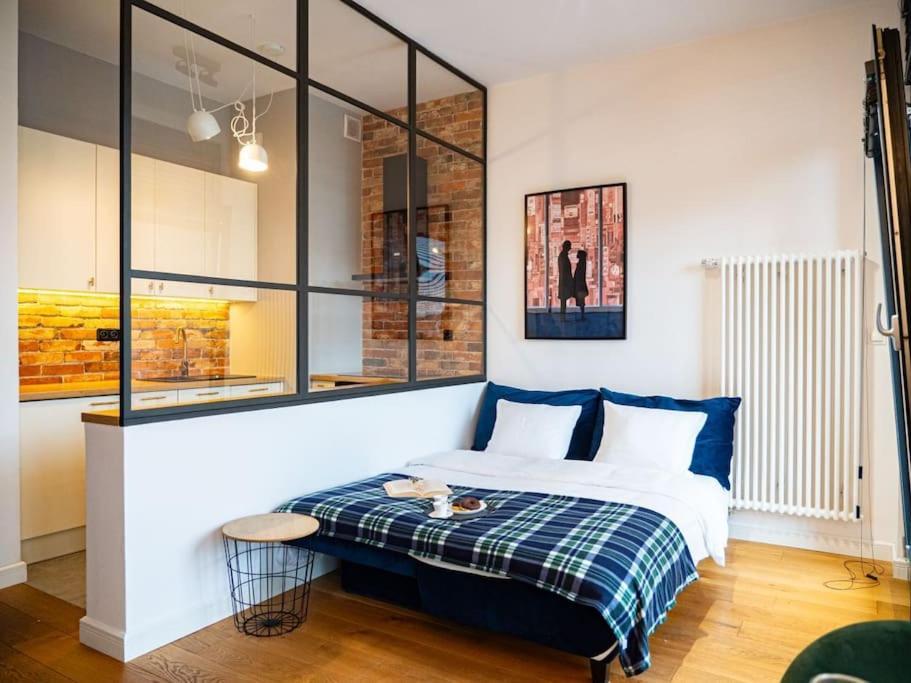 Chic Apartment In Historic Koneser Area 바르샤바 외부 사진