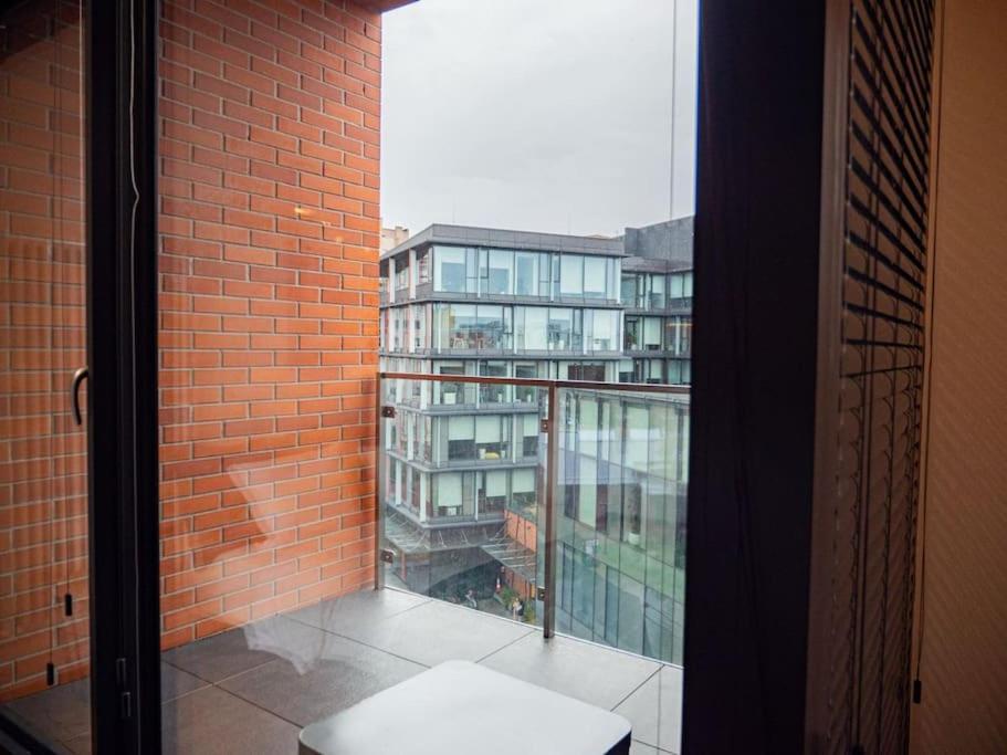 Chic Apartment In Historic Koneser Area 바르샤바 외부 사진
