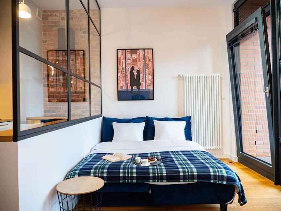 Chic Apartment In Historic Koneser Area 바르샤바 외부 사진